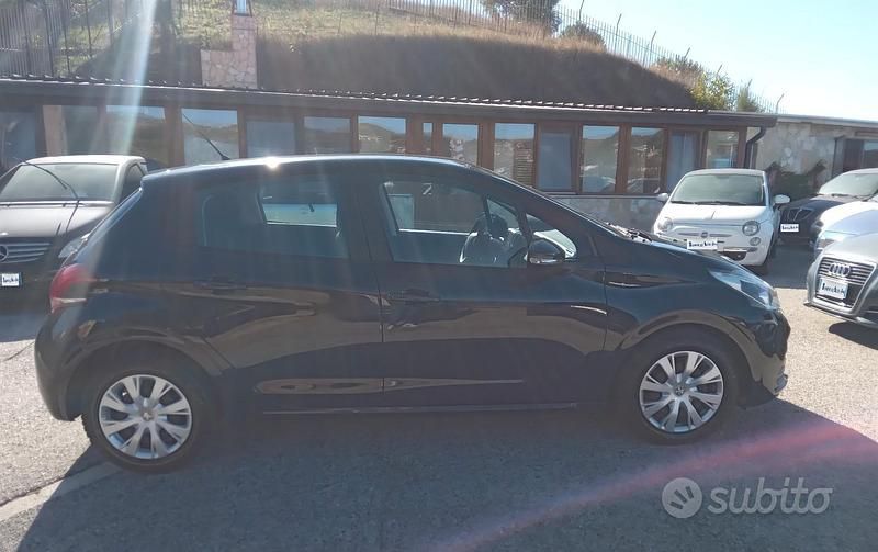 Usata Peugeot 208 Active 68 CV (50 kW) 2016 Grigio Utilitaria