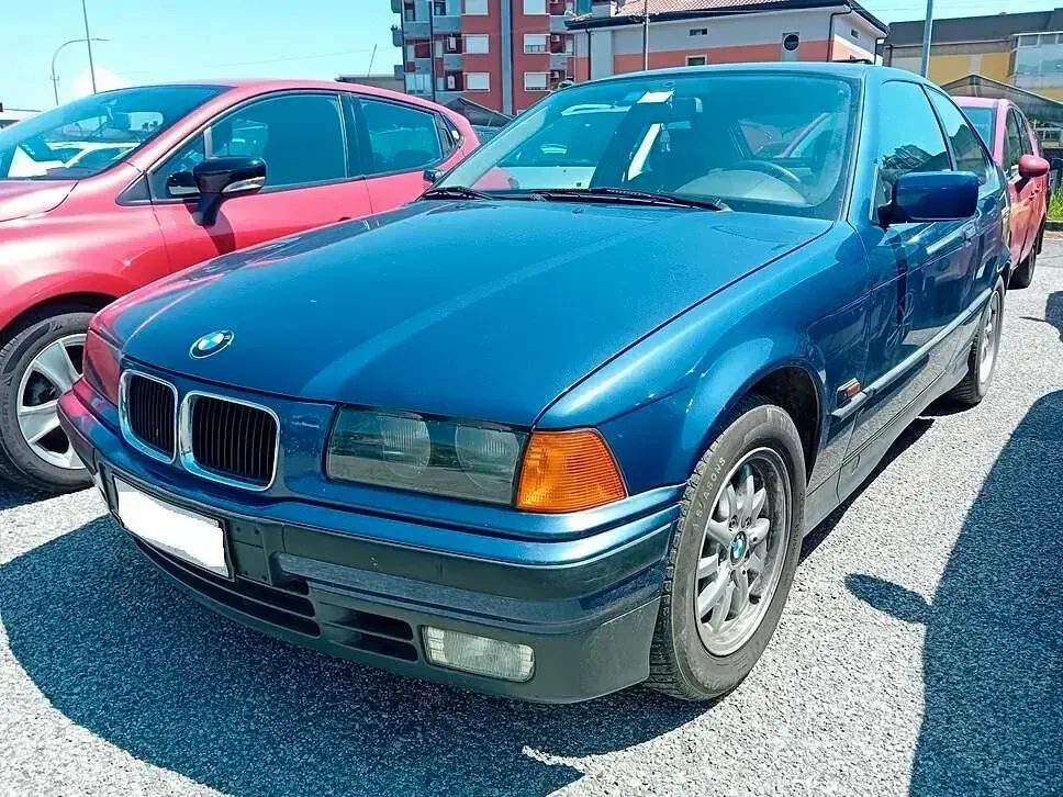 Usata BMW 316 Compact 101 CV (74 kW) 1995 Blu Utilitaria