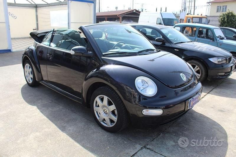 Usata VW New Beetle 102 CV (75 kW) 2005 Nero Utilitaria