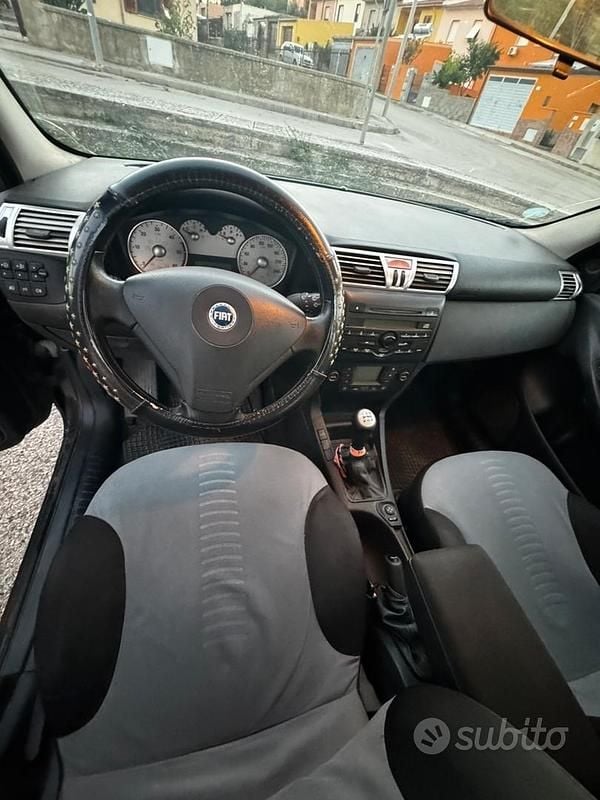 Usata Fiat Stilo 120 CV (88 kW) 2006 Grigio Berlina