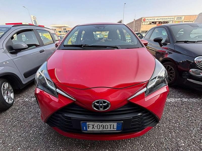 Usata Toyota Yaris Active 72 CV (52 kW) 2019 Rosso Berlina