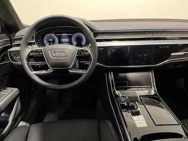 Usata Audi A8 Ambiente 449 CV (330 kW) 2021 Nero mythos metallizzato Berlina