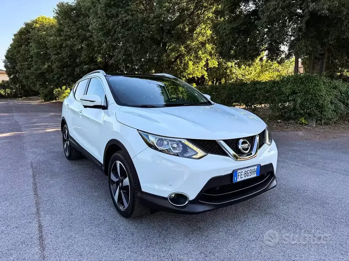 Usata Nissan Qashqai Tekna 110 CV (80 kW) 2016 Bianco SUV