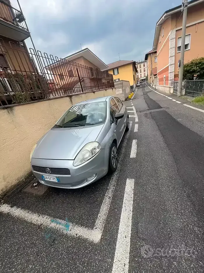 Usata Fiat Grande Punto 75 CV (55 kW) 2009 Blu Utilitaria