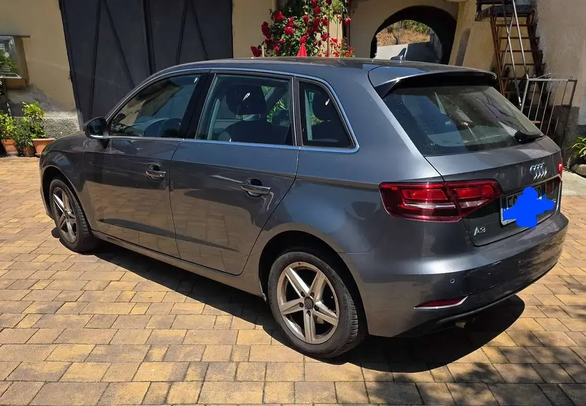 Usata Audi A3 Ambiente 110 CV (80 kW) 2017 Grigio Berlina