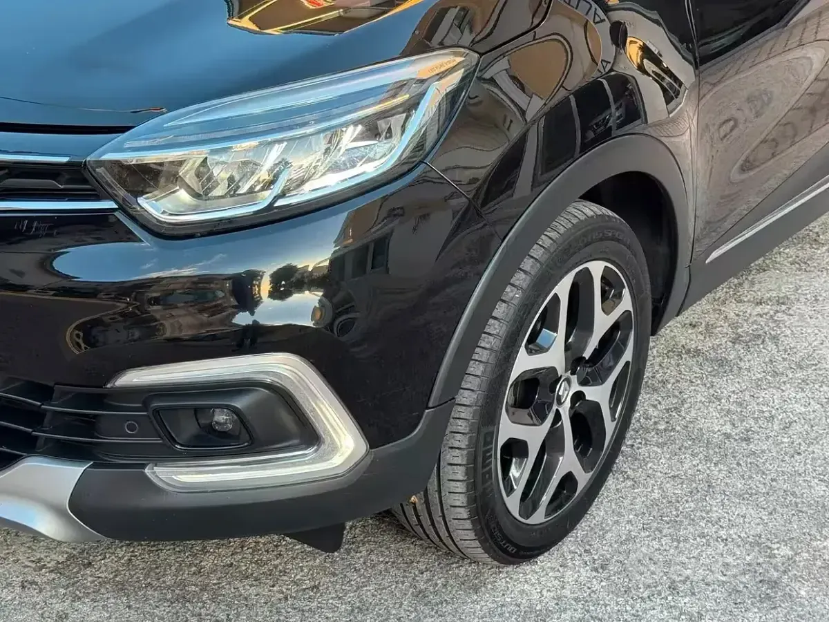 Usata Renault Captur 110 CV (80 kW) 2017 Nero SUV