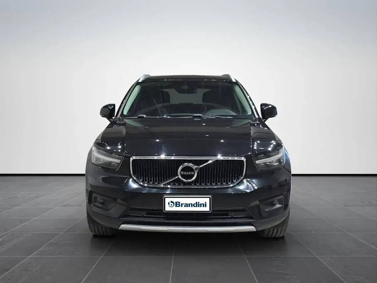 Usata Volvo XC40 Momentum 129 CV (94 kW) 2021 Nero SUV