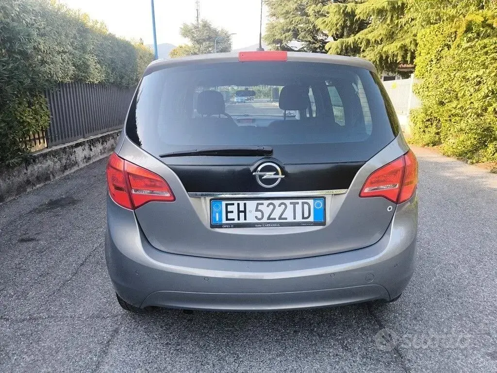Usata Opel Meriva 101 CV (74 kW) 2011 Grigio Monovolume