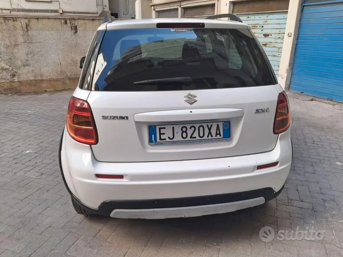Usata Suzuki SX4 120 CV (88 kW) 2011 Bianco Berlina