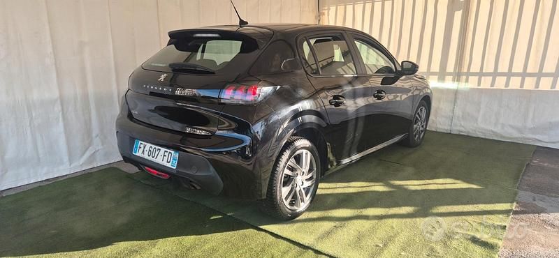 Usata Peugeot 208 Allure 102 CV (75 kW) 2021 Nero Utilitaria