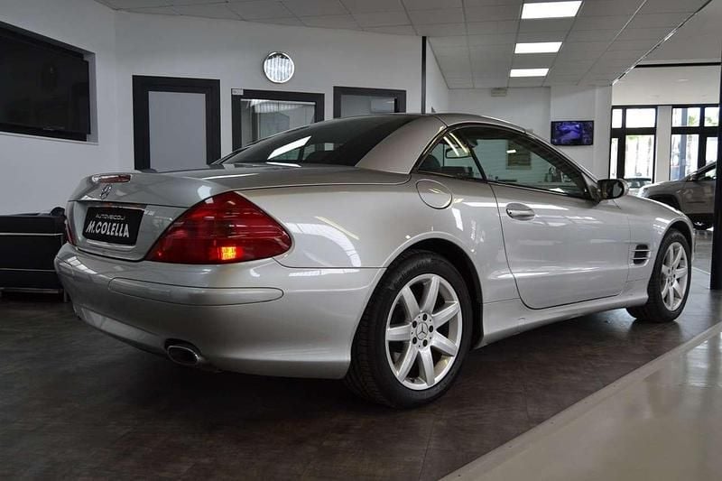 Usata Mercedes SL350 245 CV (180 kW) 2006 Grigio Cabrio