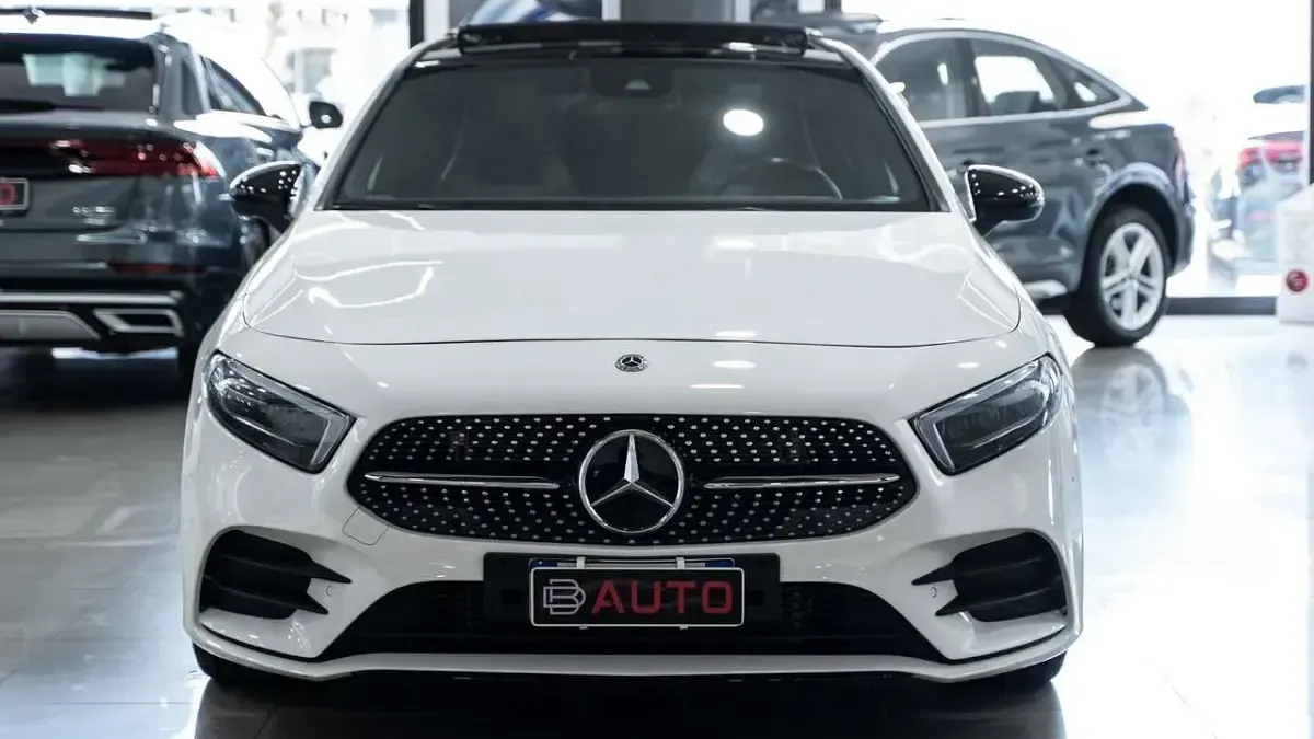 Usata Mercedes A250 Premium Plus 224 CV (164 kW) 2018 Bianco perlato mettallizzato Berlina