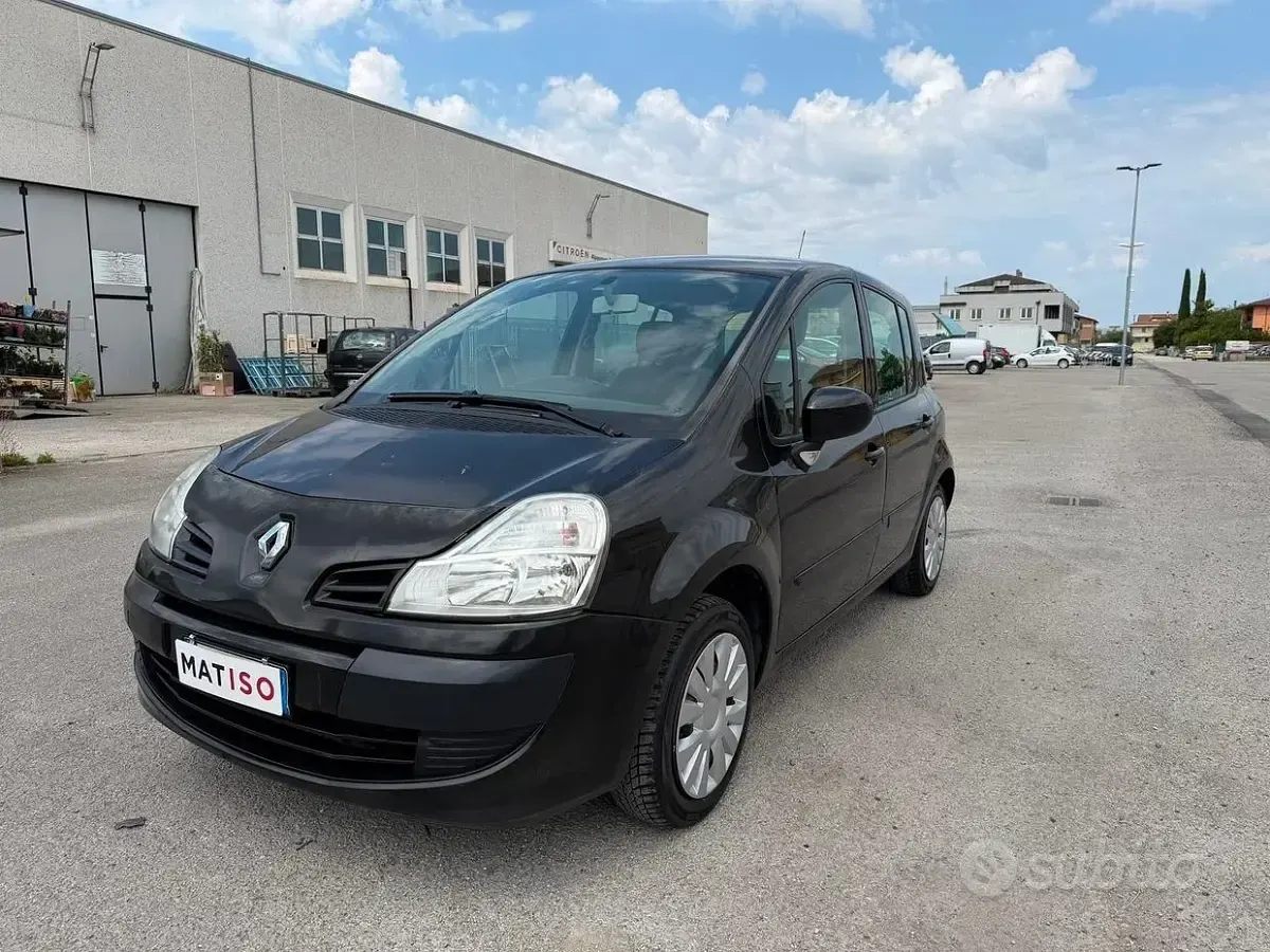 Usata Renault Modus Dynamique 75 CV (55 kW) 2009 Nero Monovolume