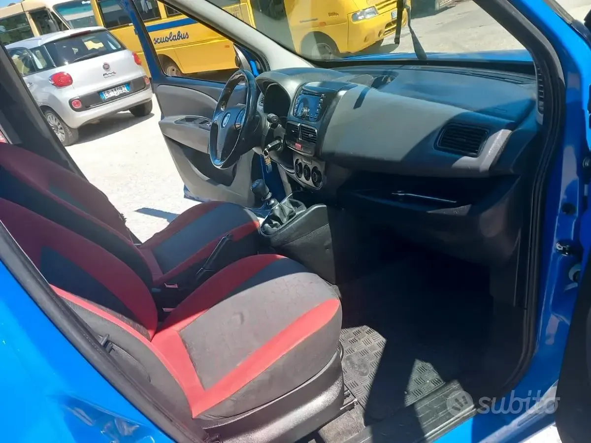 Usata Fiat Doblò Dynamic 120 CV (88 kW) 2011 Blu Monovolume