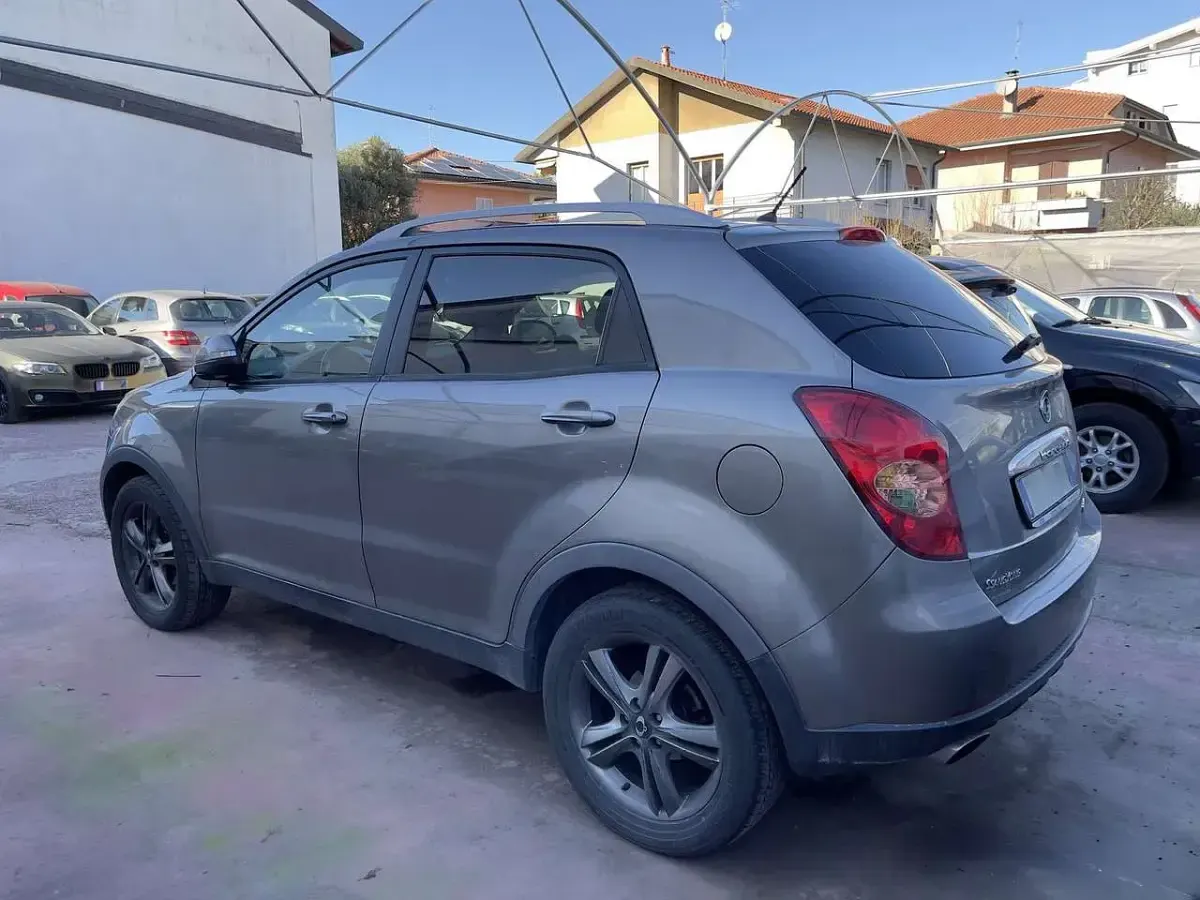 Usata SsangYong Korando 175 CV (128 kW) 2011 Grigio SUV