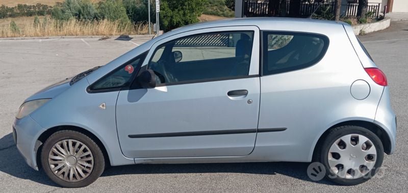 Usata Mitsubishi Colt Instyle 95 CV (69 kW) 2006 Argento Monovolume