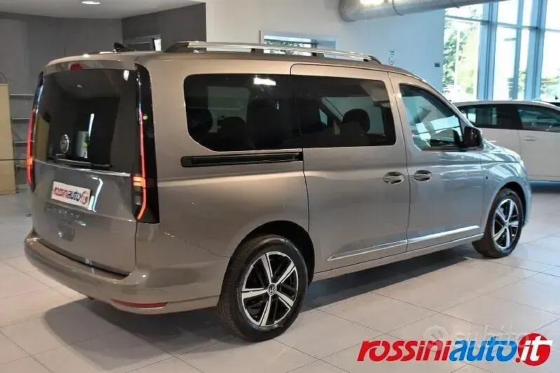 Usata VW Caddy Maxi Style 122 CV (89 kW) 2024 Beige Monovolume