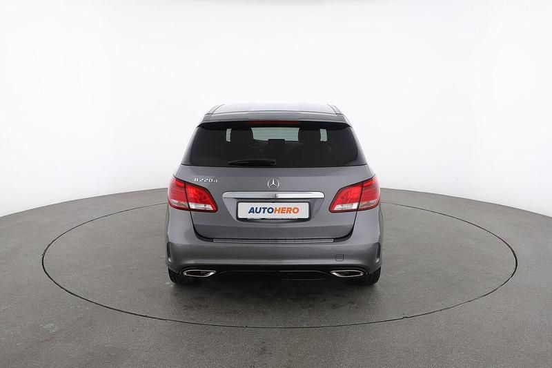 Usata Mercedes B220 Premium 177 CV (130 kW) 2017 Grigio Monovolume