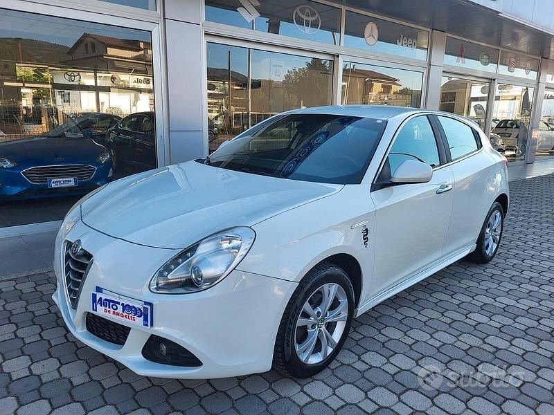 Usata Alfa Romeo Giulietta Distinctive 120 CV (88 kW) 2013 Bianco Berlina