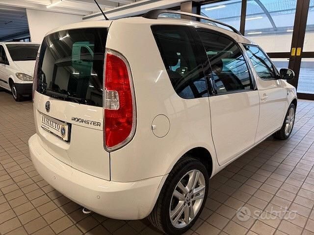 Usata Skoda Roomster Ambition 75 CV (55 kW) 2013 Bianco Monovolume