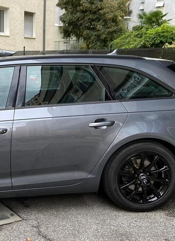 Usata Audi A4 Business 190 CV (139 kW) 2017 Grigio Berlina