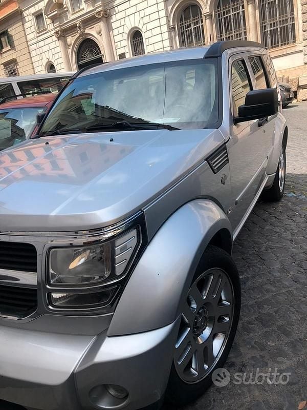 Usata Dodge Nitro 177 CV (130 kW) 2009 Grigio SUV