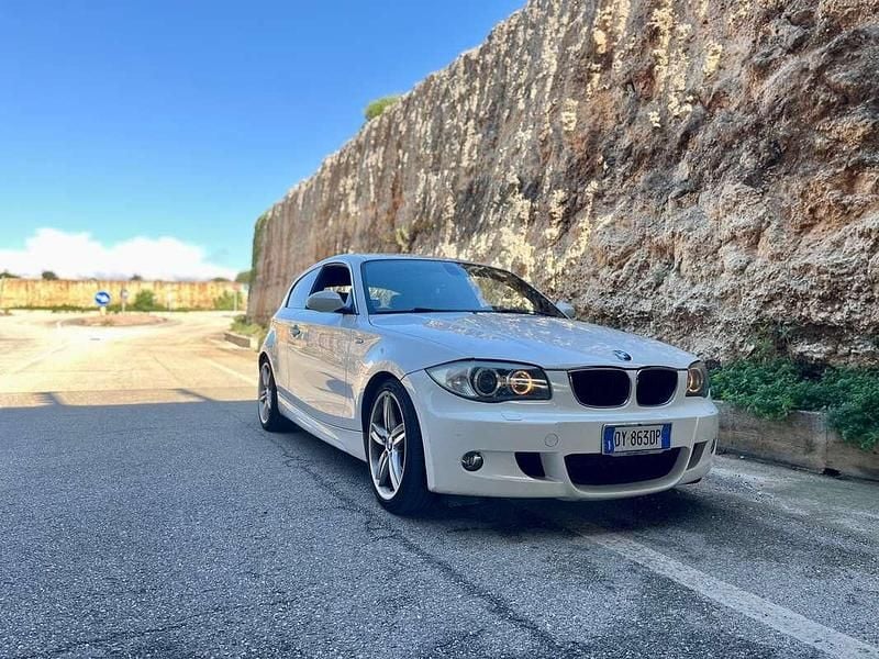 Usata BMW 118 M Sport 143 CV (105 kW) 2009 Bianco Utilitaria