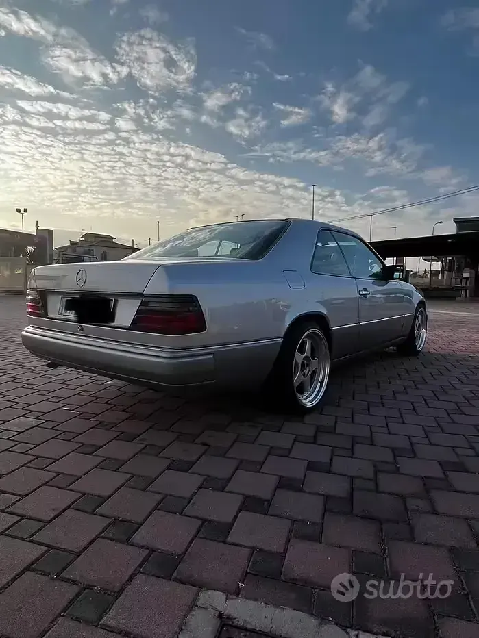 Usata Mercedes 230 136 CV (100 kW) 1992 Grigio Coupé