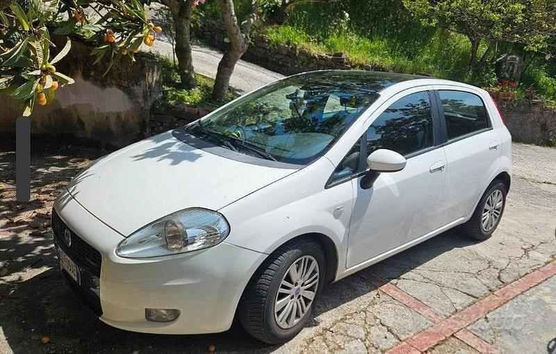 Usata Fiat Grande Punto 120 CV (88 kW) 2006 Bianco Utilitaria