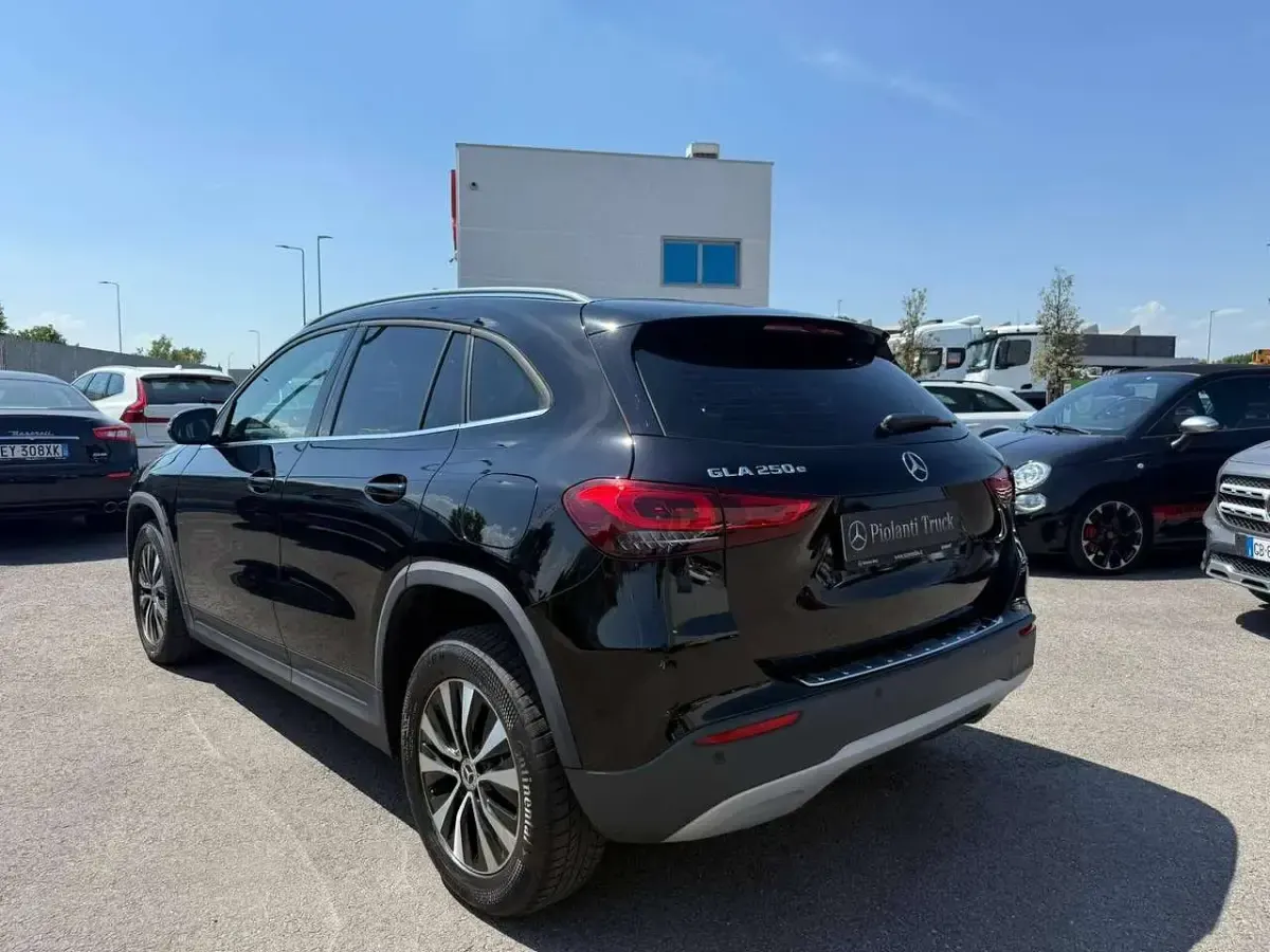 Usata Mercedes GLA250 160 CV (117 kW) 2021 Other SUV