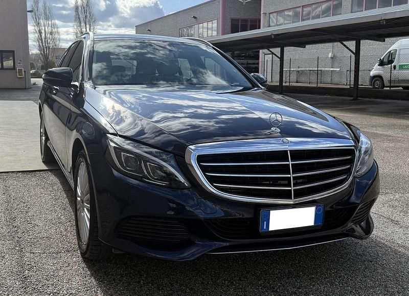 Usata Mercedes C220 Exclusive 170 CV (125 kW) 2017 Blu/azzurro Station wagon