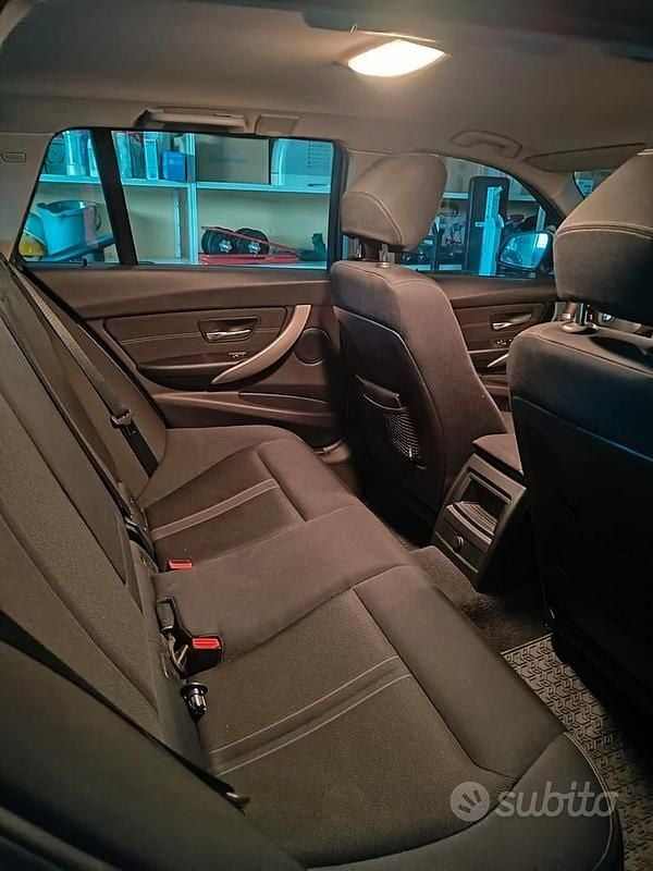 Usado BMW 318 150 CV (110 kW) 2021 Blanco Familiar