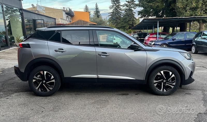 Brugt Peugeot 2008 Allure 110 HK (80 kW) 2022 Grå SUV
