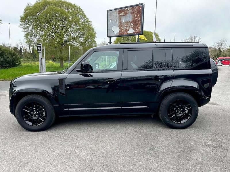 Usata Land Rover Defender SE Dynamic 200 CV (147 kW) 2023 Nero SUV