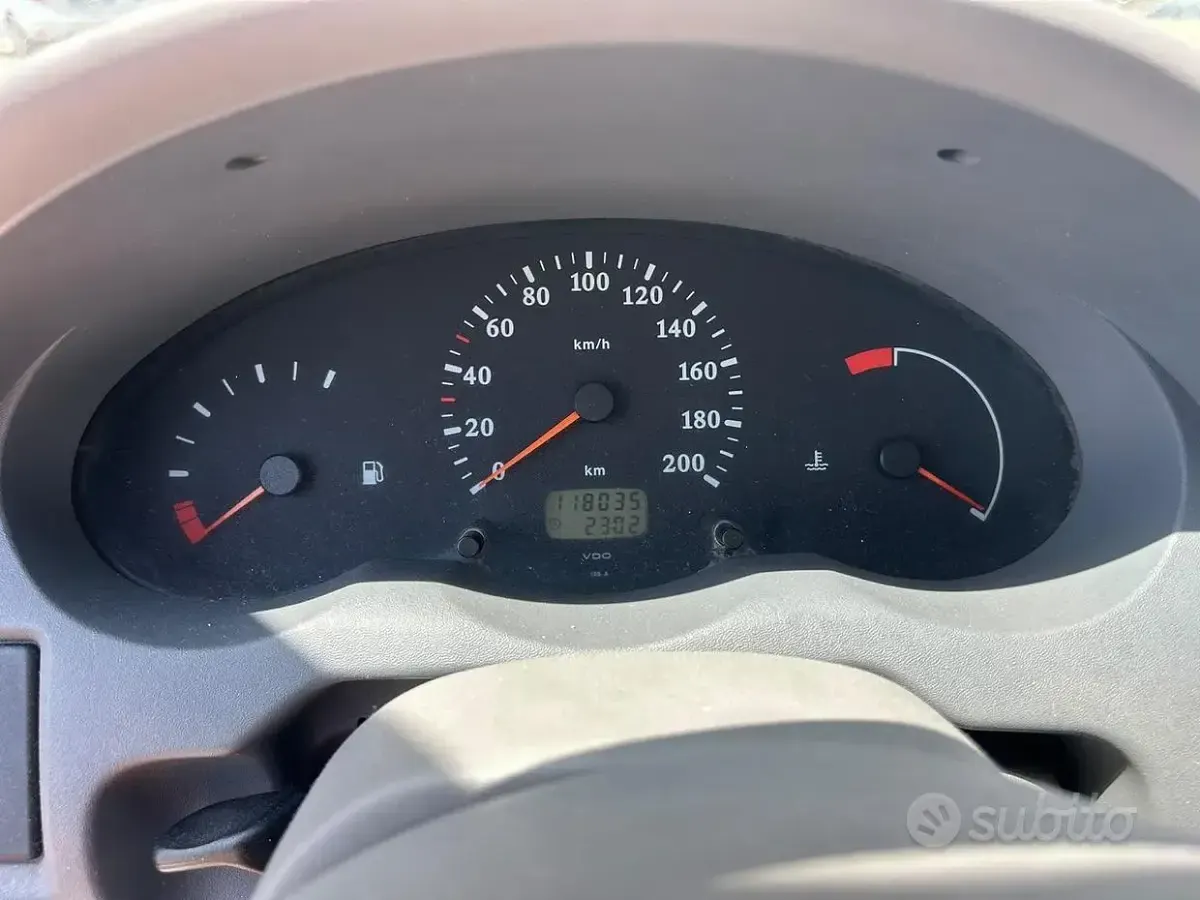 Usata Nissan Micra 60 CV (44 kW) 2000 Grigio Utilitaria