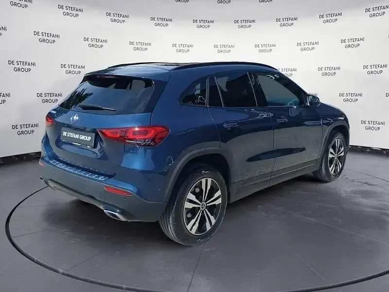Usata Mercedes GLA180 Night 116 CV (85 kW) 2023 Blu SUV