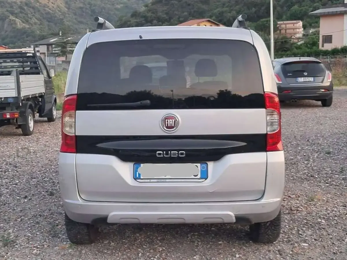 Usata Fiat Qubo Trekking 80 CV (58 kW) 2018 Argento Monovolume