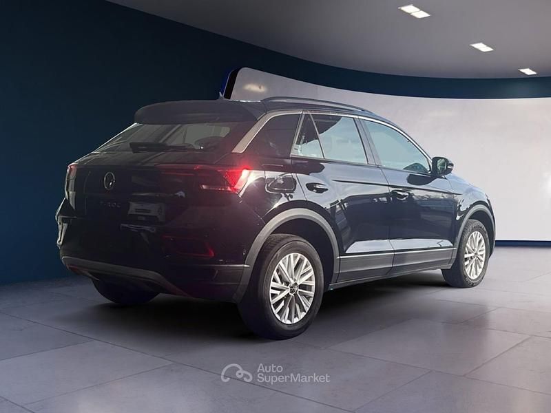 Usata VW T-Roc R-line 150 CV (110 kW) 2023 Nero SUV