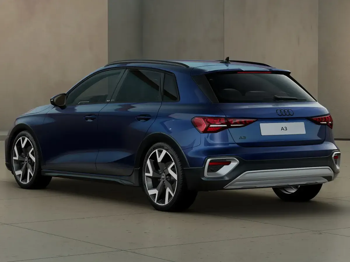 Nuova Audi A3 Design 150 CV (110 kW) 2026 Blu navarra metallizzato Berlina