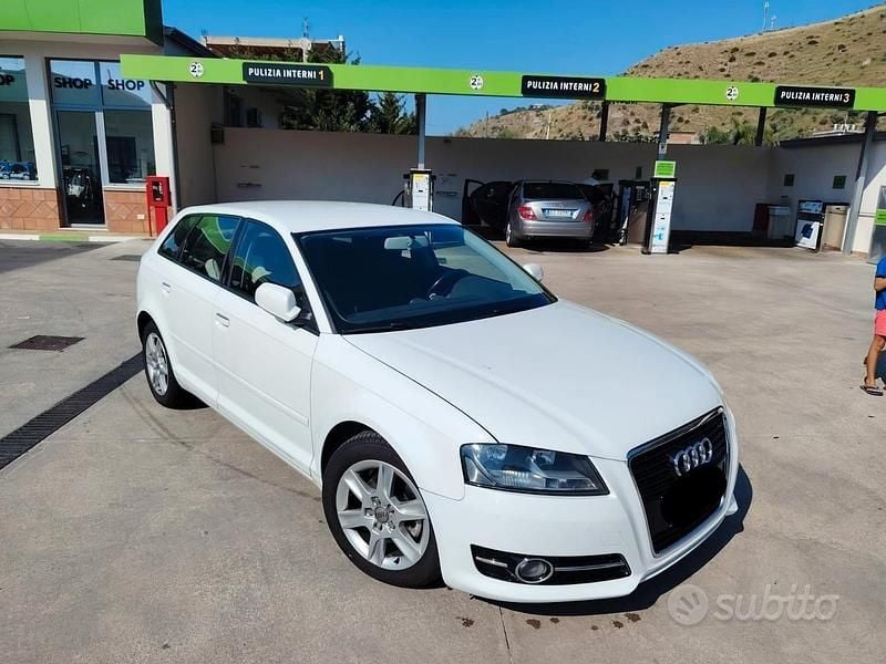Usata Audi A3 Young 90 CV (66 kW) 2012 Bianco Utilitaria