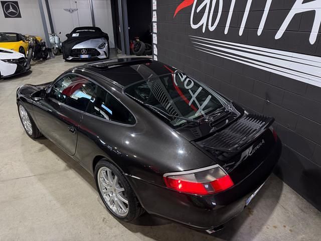 Usata Porsche 911 Carrera 4 300 CV (220 kW) 2001 Nero Coupé