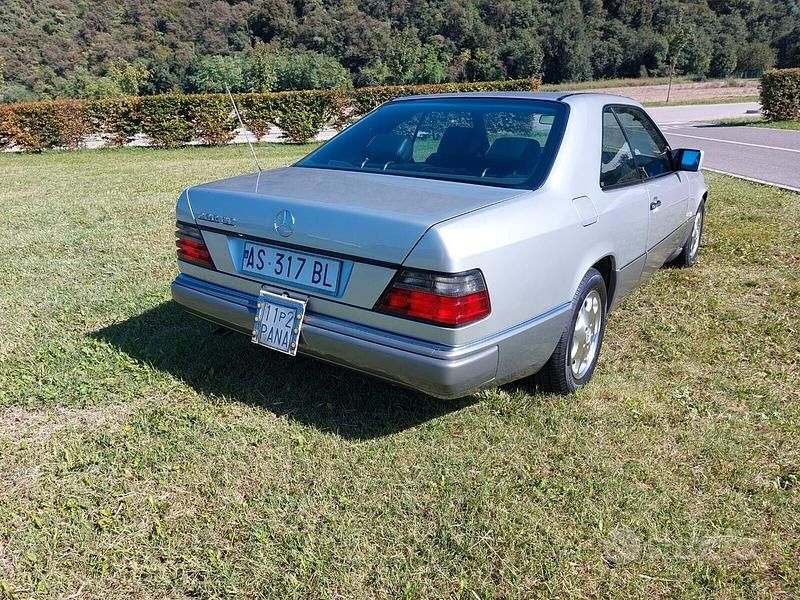 Usata Mercedes 200 135 CV (99 kW) 1994 Argento Coupé