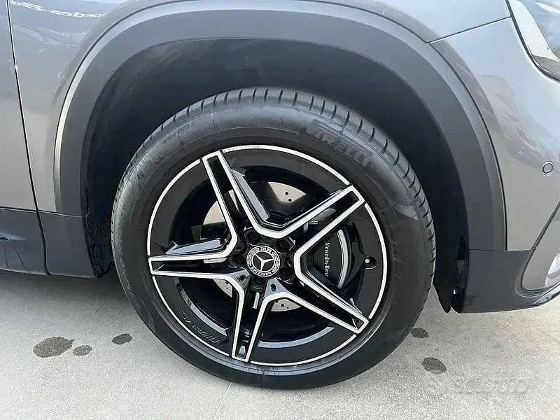 Usata Mercedes GLB200 Advanced Plus 150 CV (110 kW) 2025 Grigio SUV
