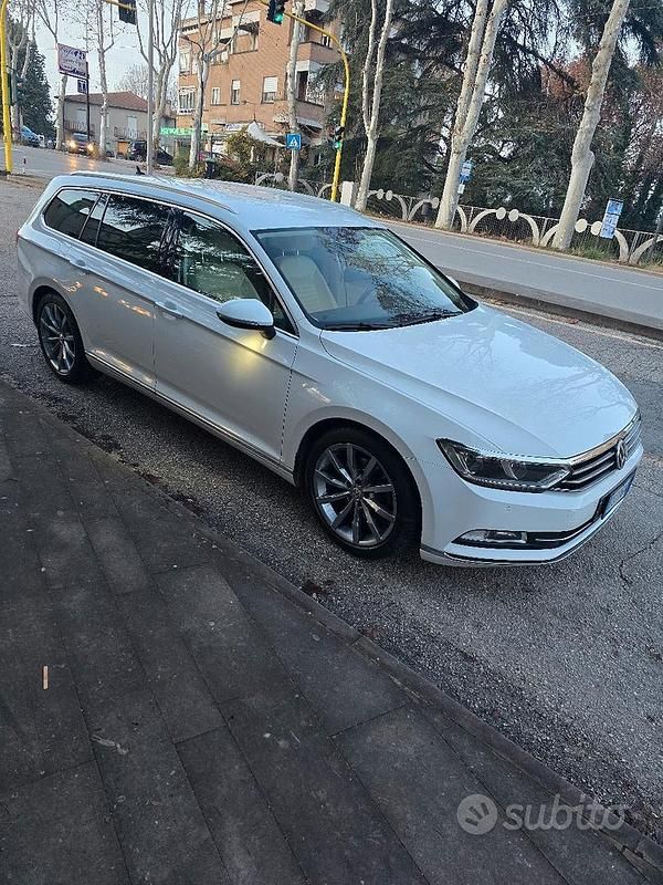 Usata VW Passat Executive 150 CV (110 kW) 2019 Bianco Station wagon
