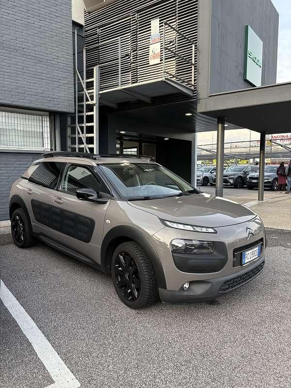 Usata Citroën C4 Cactus Shine 110 CV (80 kW) 2016 Utilitaria