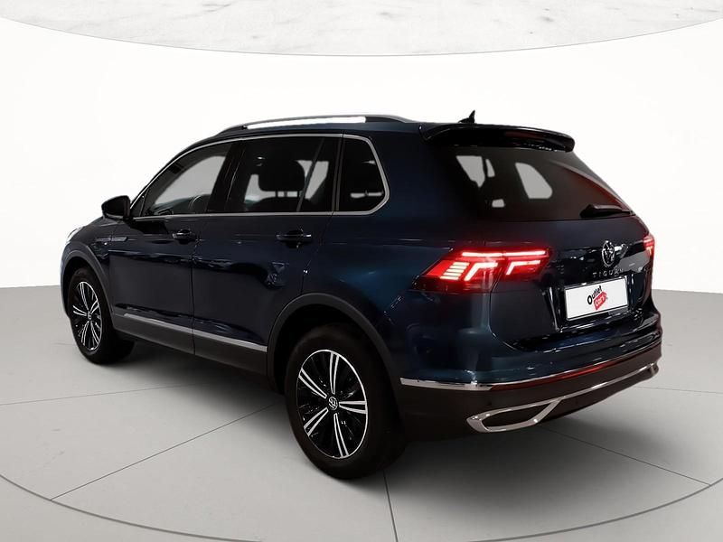 Usata VW Tiguan Elegance 150 CV (110 kW) 2023 Nightshade blue metallizzato SUV