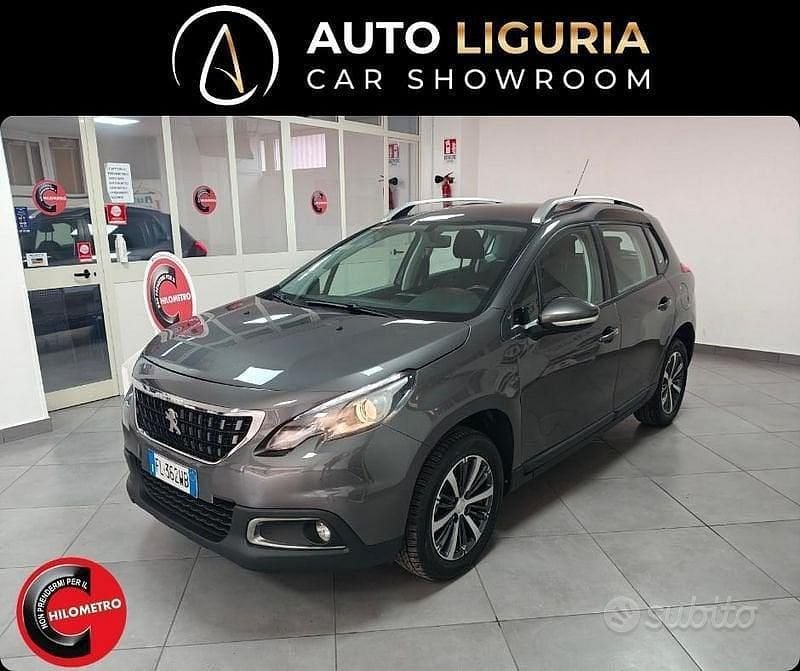 Usata Peugeot 2008 Active 74 CV (54 kW) 2017 Grigio SUV