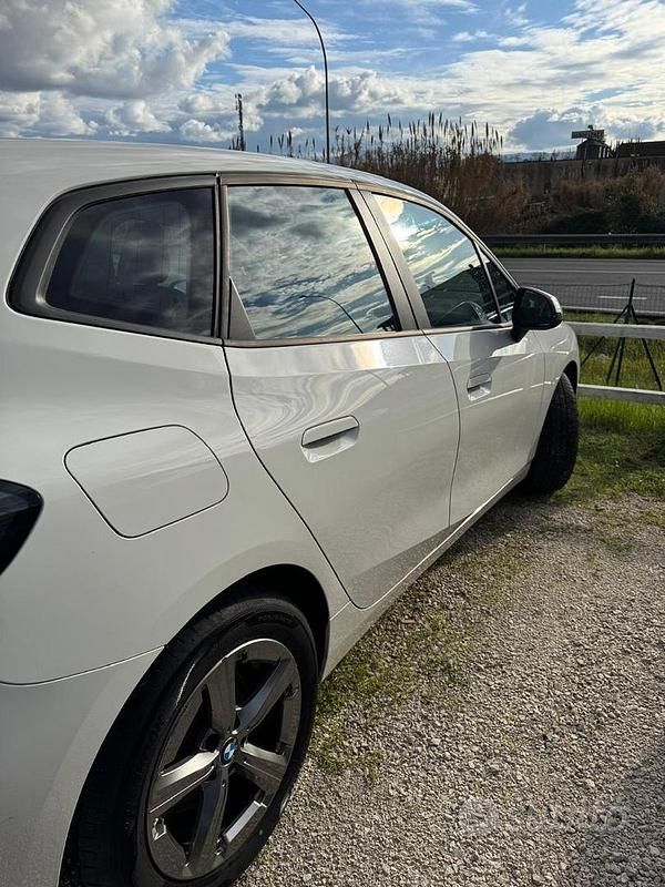 Usata BMW 218 Comfort Edition 150 CV (110 kW) 2022 Bianco Station wagon