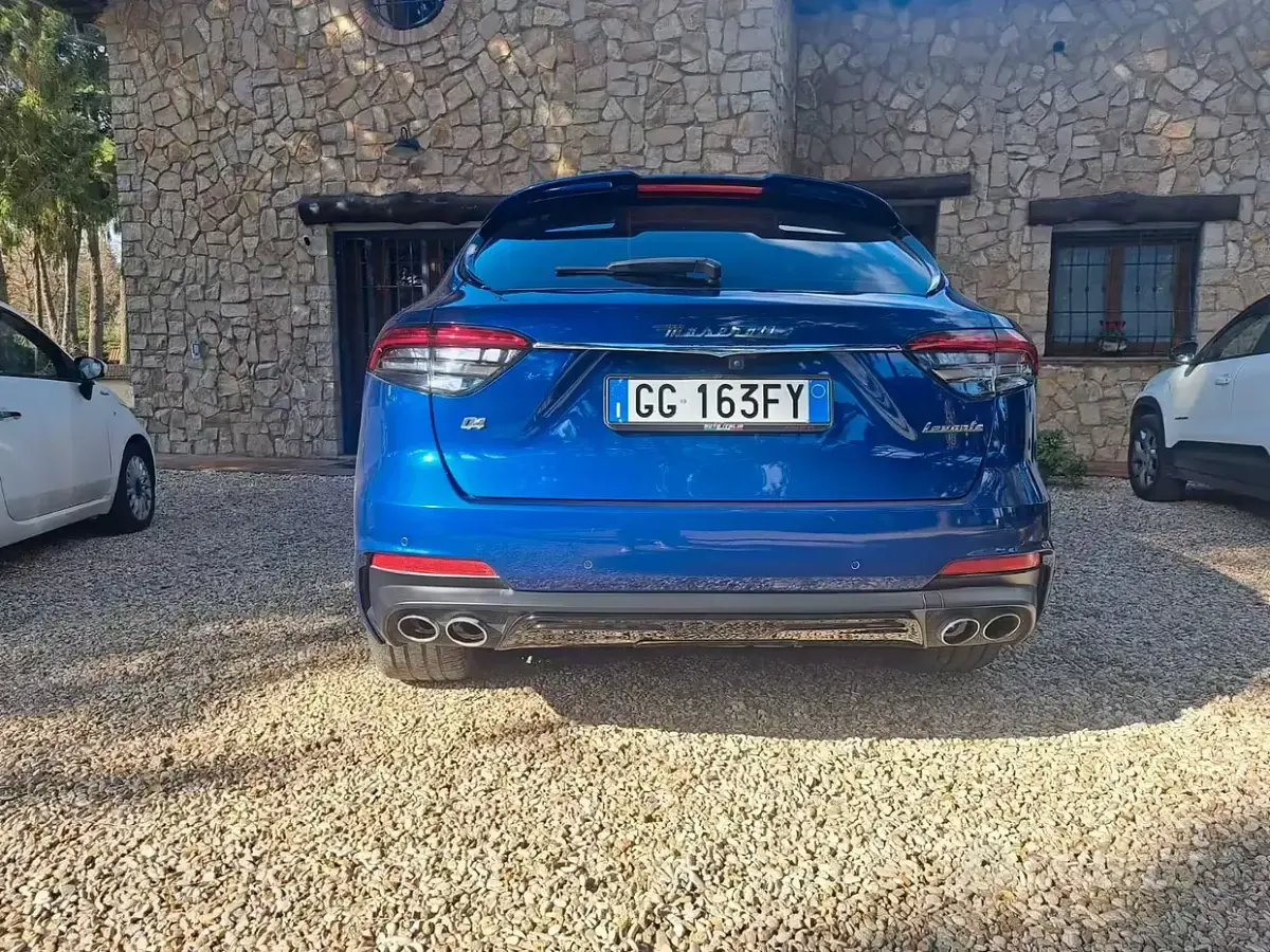 Usata Maserati GranSport 350 CV (257 kW) 2021 Blu Station wagon