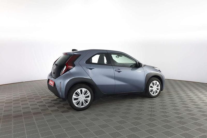 Usata Toyota Aygo X Active 72 CV (52 kW) 2025 Persian salt SUV